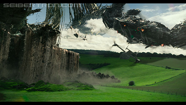 last-knight-trailer-170412-0962.jpg