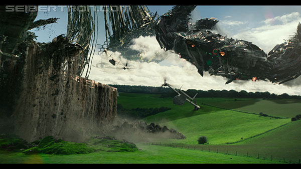 last-knight-trailer-170412-0965.jpg
