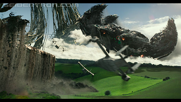last-knight-trailer-170412-0971.jpg
