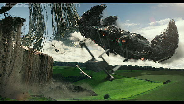last-knight-trailer-170412-0972.jpg