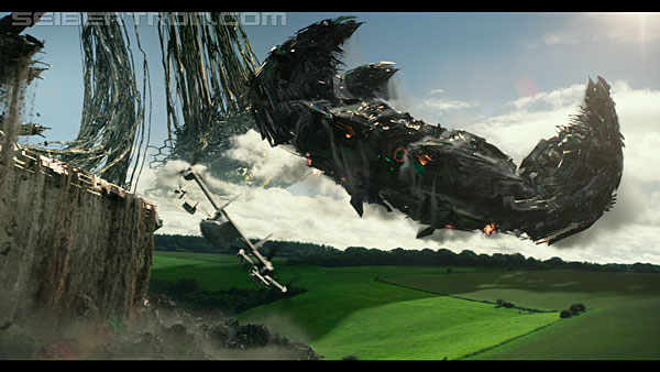 last-knight-trailer-170412-0976.jpg