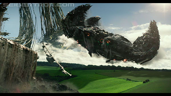 last-knight-trailer-170412-0977.jpg