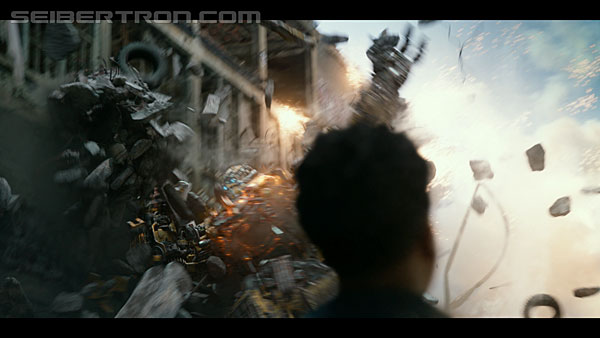last-knight-trailer-170412-0978.jpg