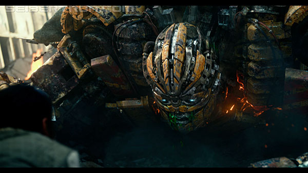 last-knight-trailer-170412-1011.jpg