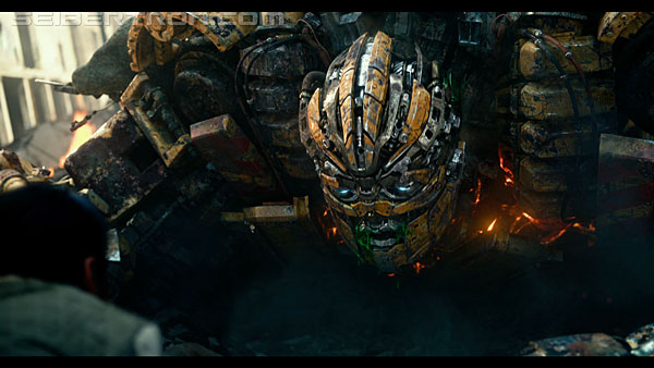 last-knight-trailer-170412-1012.jpg