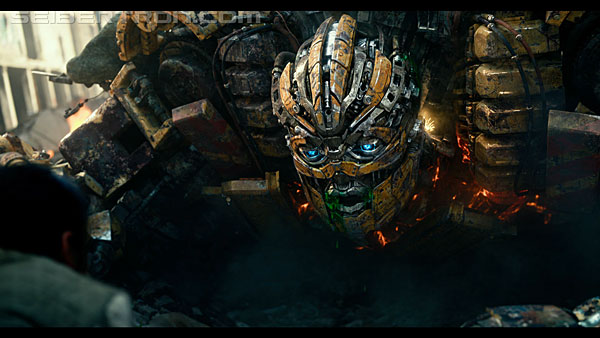 last-knight-trailer-170412-1014.jpg
