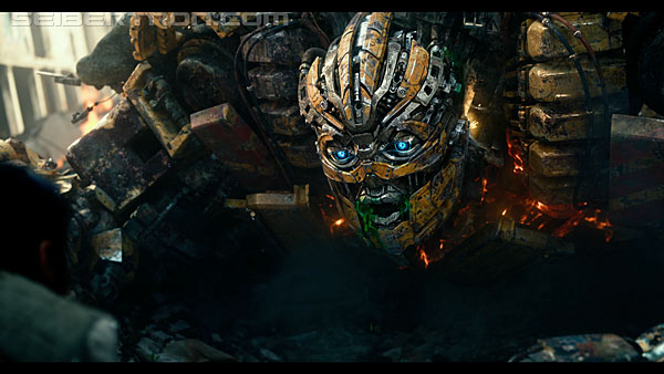 last-knight-trailer-170412-1016.jpg