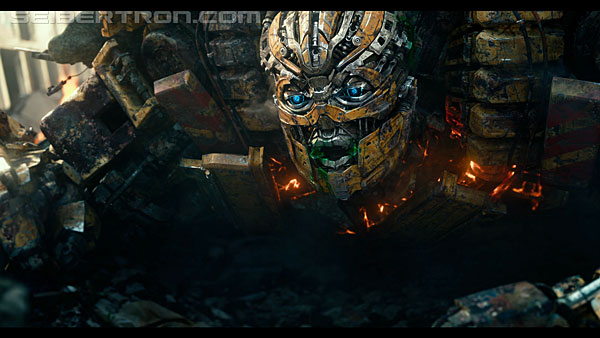 last-knight-trailer-170412-1022.jpg