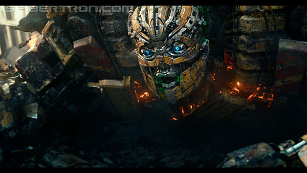 last-knight-trailer-170412-1023.jpg