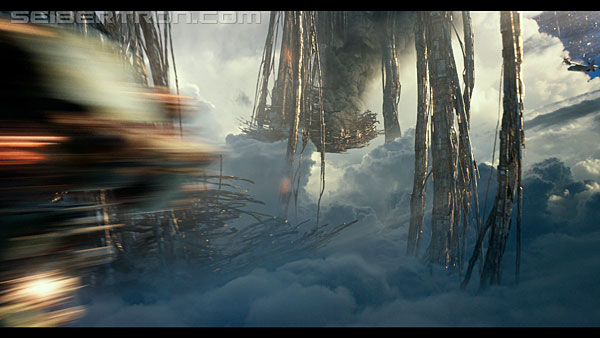 last-knight-trailer-170412-1025.jpg
