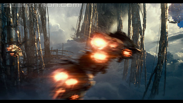 last-knight-trailer-170412-1027.jpg