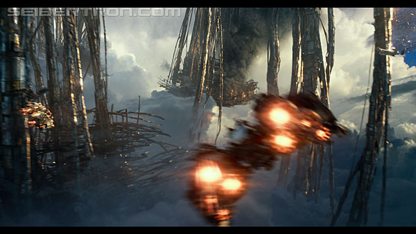 last-knight-trailer-170412-1028.jpg