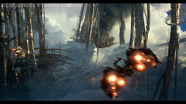 last-knight-trailer-170412-1029.jpg