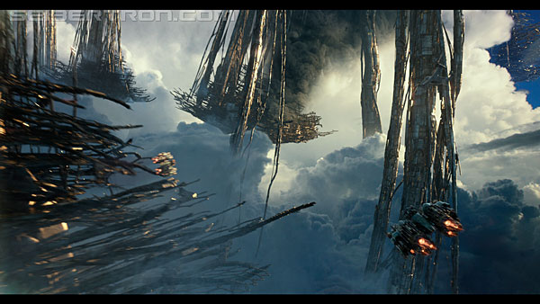 last-knight-trailer-170412-1038.jpg