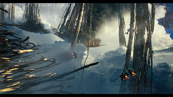 last-knight-trailer-170412-1042.jpg