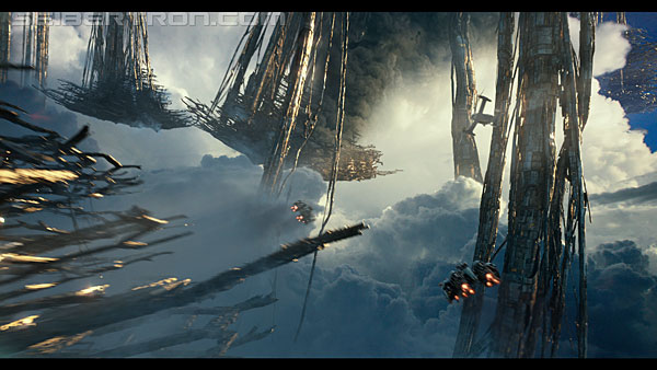last-knight-trailer-170412-1043.jpg
