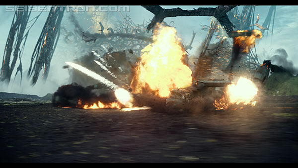 last-knight-trailer-170412-1053.jpg