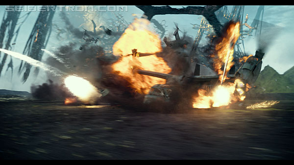 last-knight-trailer-170412-1055.jpg