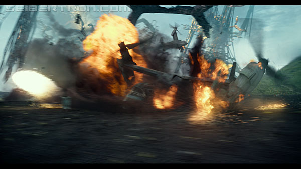 last-knight-trailer-170412-1057.jpg