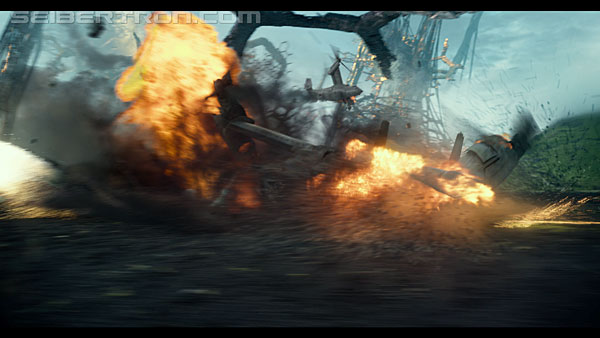 last-knight-trailer-170412-1058.jpg