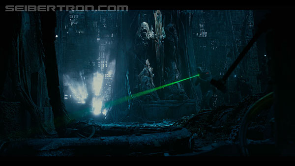 last-knight-trailer-170412-1062.jpg