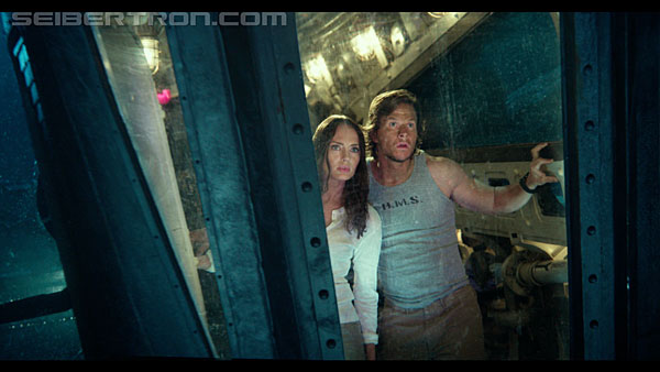 last-knight-trailer-170412-1071.jpg