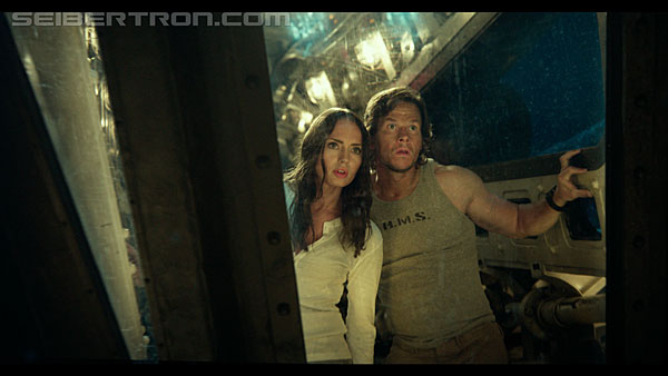 last-knight-trailer-170412-1075.jpg