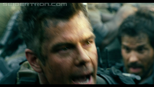 last-knight-trailer-170412-1117.jpg