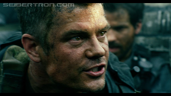 last-knight-trailer-170412-1122.jpg