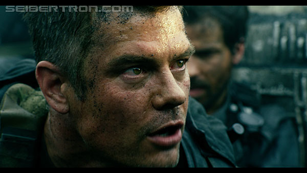last-knight-trailer-170412-1123.jpg