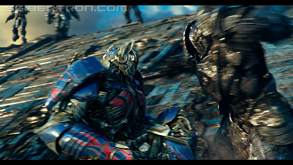 last-knight-trailer-170412-1126.jpg
