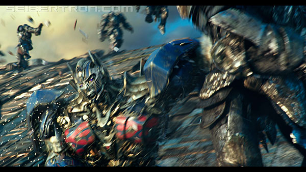 last-knight-trailer-170412-1132.jpg