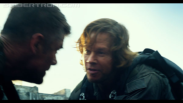 last-knight-trailer-170412-1137.jpg