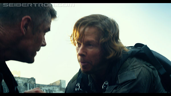last-knight-trailer-170412-1139.jpg