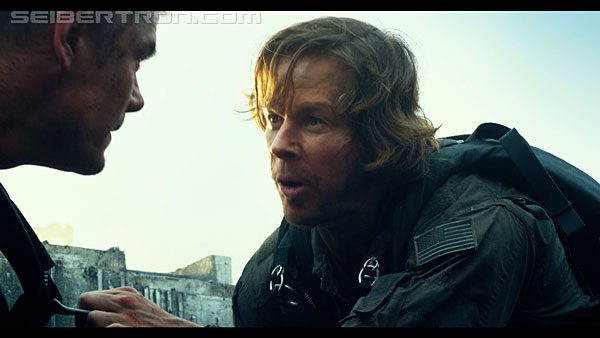 last-knight-trailer-170412-1141.jpg