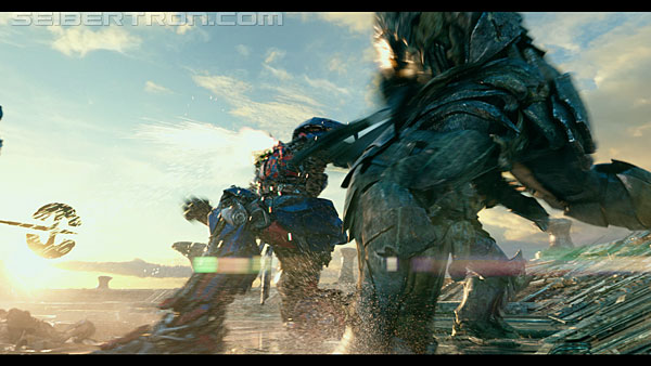 last-knight-trailer-170412-1147.jpg