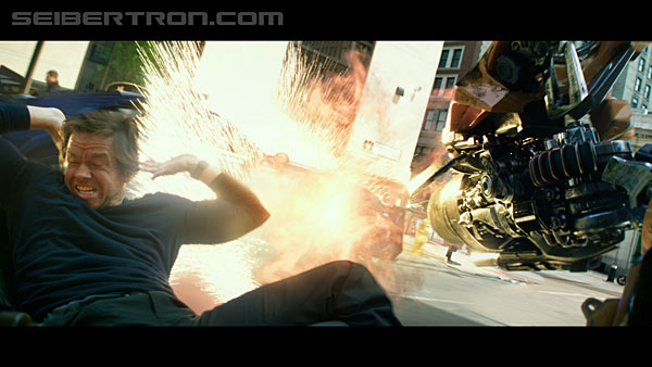 last-knight-trailer-170412-1170.jpg