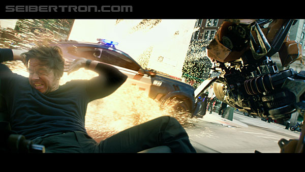 last-knight-trailer-170412-1174.jpg