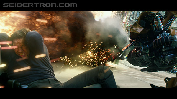 last-knight-trailer-170412-1182.jpg