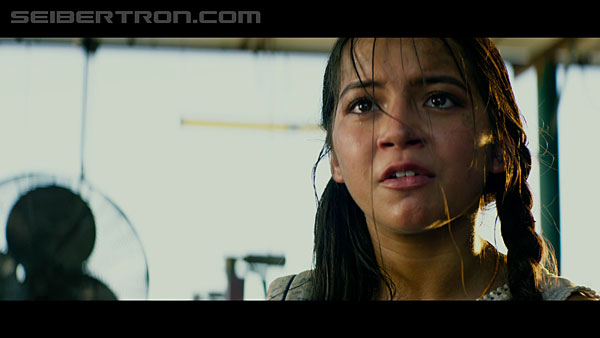 last-knight-trailer-170412-1186.jpg