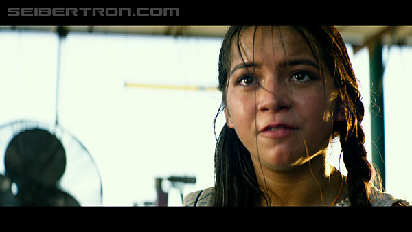last-knight-trailer-170412-1187.jpg