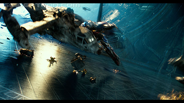 last-knight-trailer-170412-1209.jpg