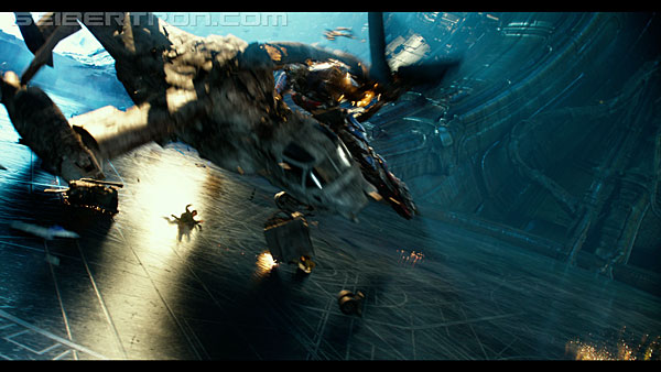 last-knight-trailer-170412-1210.jpg