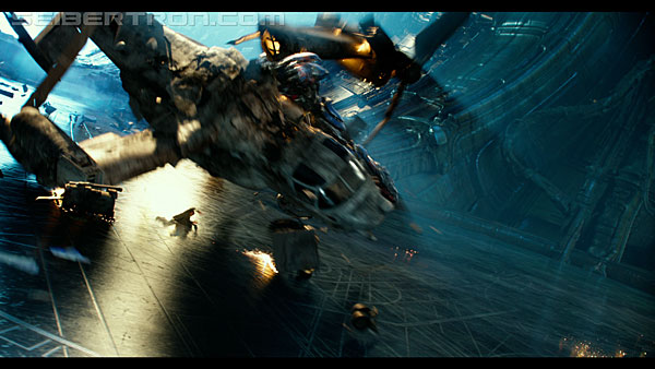 last-knight-trailer-170412-1211.jpg