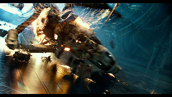 last-knight-trailer-170412-1213.jpg