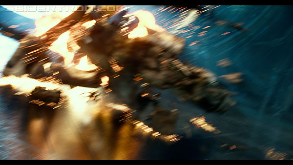 last-knight-trailer-170412-1214.jpg