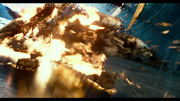 last-knight-trailer-170412-1215.jpg