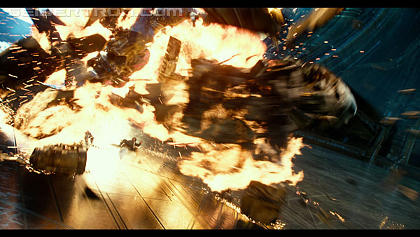 last-knight-trailer-170412-1216.jpg