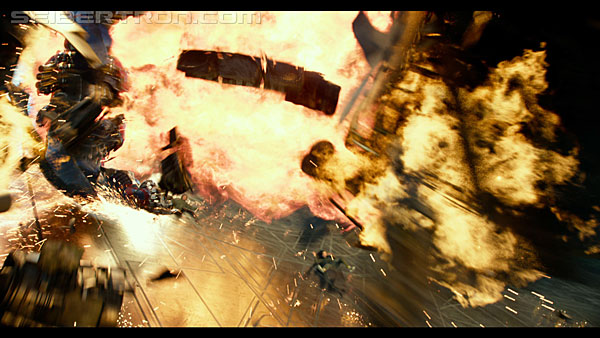 last-knight-trailer-170412-1219.jpg