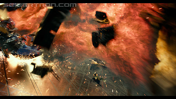 last-knight-trailer-170412-1221.jpg